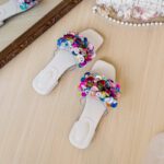 Flat slippers for outdoor wear
