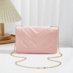 Simple fashion shoulder small square bag, Korean classic embossed square bag 2025 - Image 3