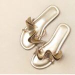 Flat lotus leaf slippers for women